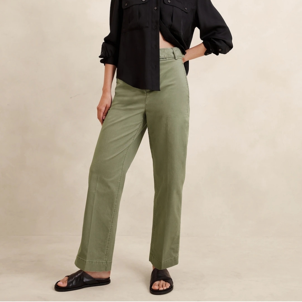 Banana Republic Authentic Ultra High Rise Chino Size 4 NWT